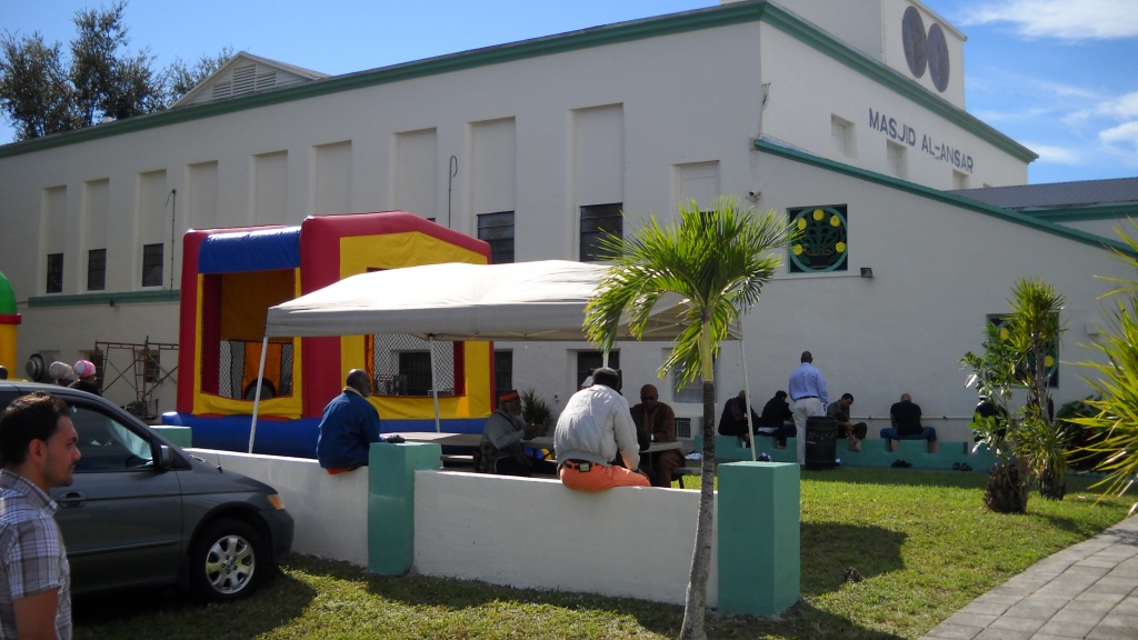 Eid al-Adha 2009 scenes, Masjid Al-Ansar, Miami | InterFaith21